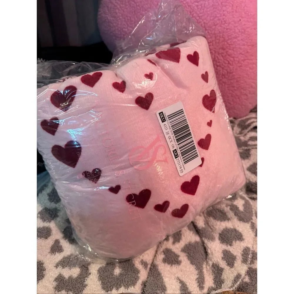 Victoria’s Secret PINK Sherpa Blanket xl pink hearts red  y2k og logo blanket